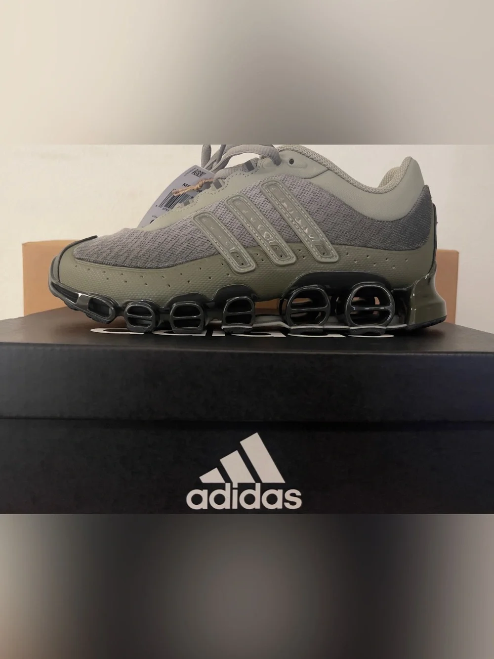 adidas Men's Olive Green megaride